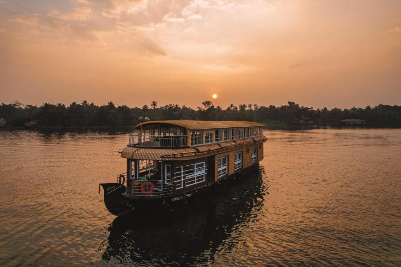 Venice Premium Houseboats Alleppey Alappuzha Exterior photo